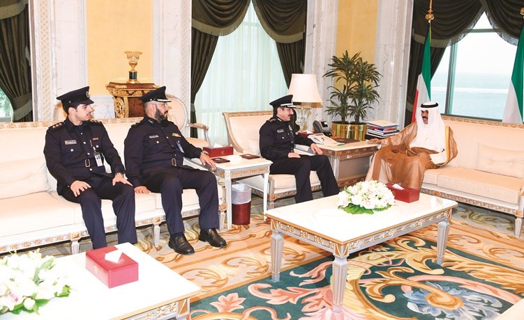 سمو ولي العهد الشيخ نواف الأحمد مستقبلا الفريق خالد المكراد﻿