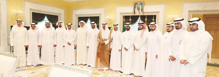 سمو ولي العهد الشيخ نواف الأحمد مستقبلا ممثلي اتحادات الطلبة من فرع جامعة الكويت وبريطانيا والولايات المتحدة ومصر وفرنسا﻿
