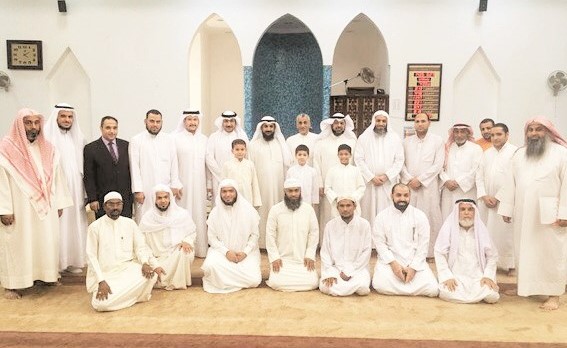 صورة جماعية للمكرمين﻿