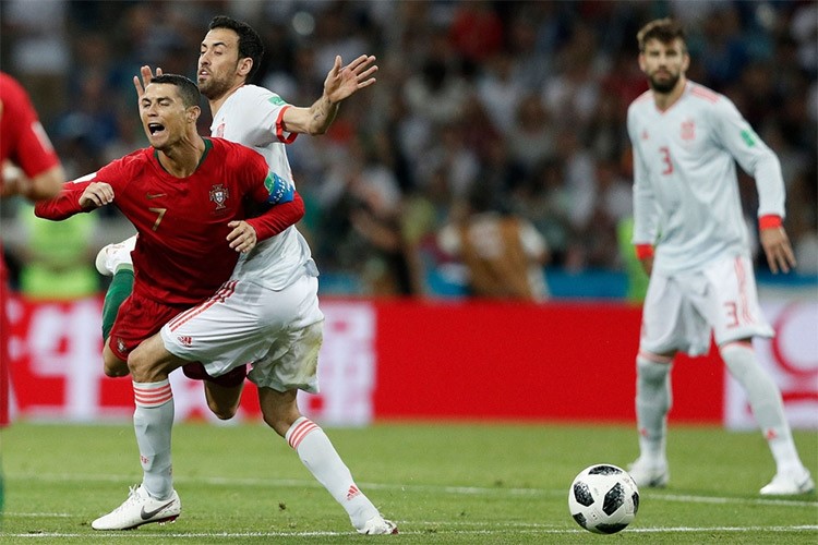 نهاية مباراة البرتغال واسبانيا بالتعادل 3 - 3