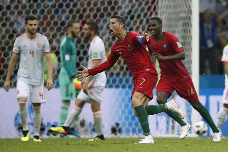 نهاية مباراة البرتغال واسبانيا بالتعادل 3 - 3