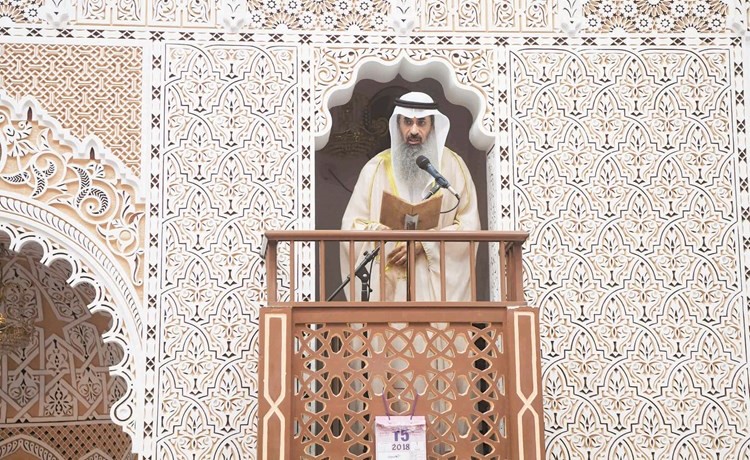 الداعية أحمد الكوس خلال القاء خطبة العيد﻿