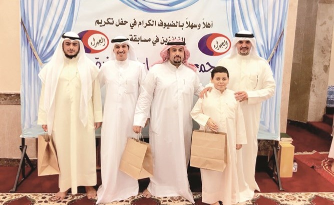 تكريم أحد الفائزين﻿