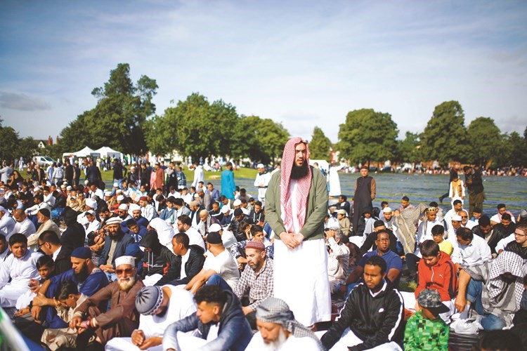 صلاة العيد في مدينة برمنجهام البريطانية﻿