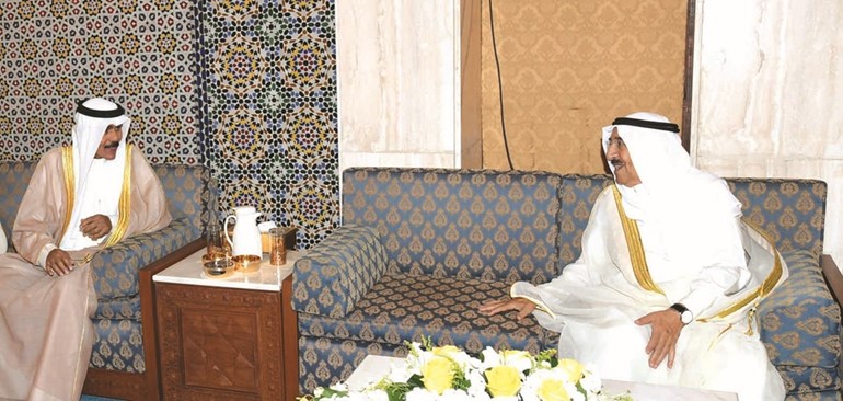 صاحب السمو الأمير الشيخ صباح الأحمد وسمو ولي العهد الشيخ نواف الأحمد في المسجد الكبير ﻿