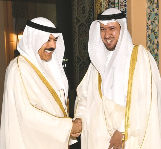 الشيخ محمد الخالد مصافحا د.فهد العفاسي﻿