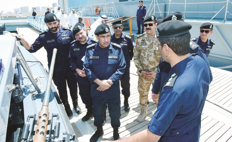 الفريق عصام النهام يطلع على الدوريات الاعتراضية في خفر السواحل بحضور اللواء جمال الصايغ﻿