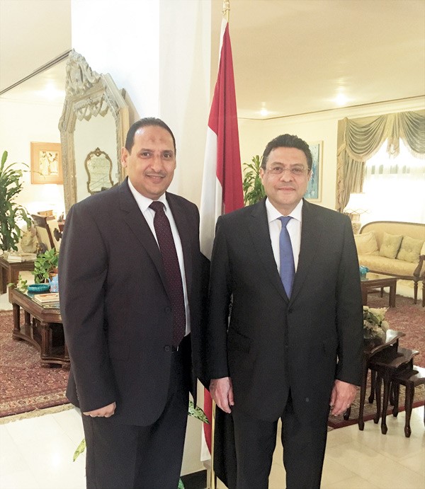  السفير المصري طارق القوني والزميل أسامة أبوالسعود