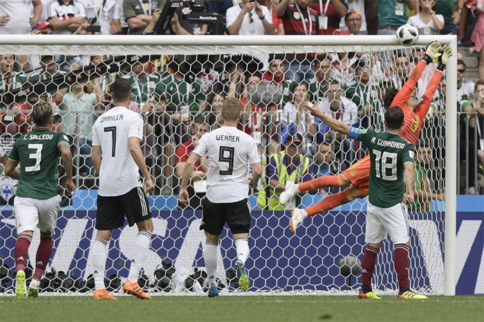 المكسيك يوقف "أبطال العالم" بعد تغلبه على ألمانيا بهدف نظيف