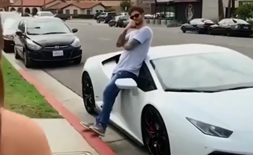 مقطع "بذيء" يعصف بمجلس الوزراء البريطاني.. سببه نائب