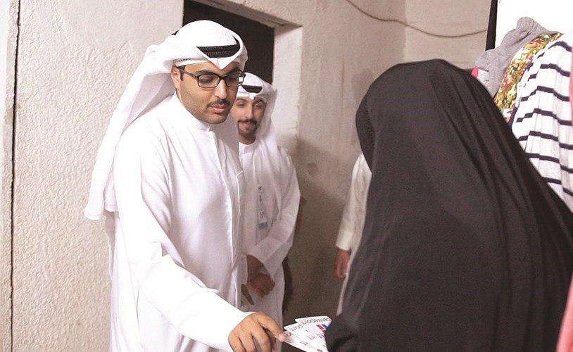 «KIB» يعيّد على الأسر المتعففة ويقدم لهم كسوة العيد ليشاركهم أجواء الفرح