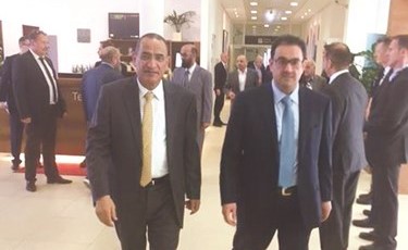  سفيرنا لدى النمسا ومندوبنا الدائم لدى المنظمات الدولية في فيينا صادق معرفي خلال استقباله وزير النفط بخيت الرشيدي (كونا)﻿