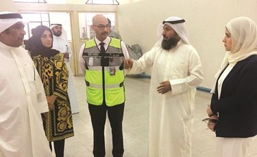 بوشهري تتفقد آلية سير العمل في بريد المطار﻿