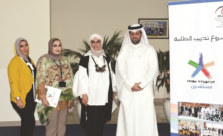 هناء الإبراهيم ونادرة الغاشم تتوسطان طارق الكندري وآمنة بوراشد﻿