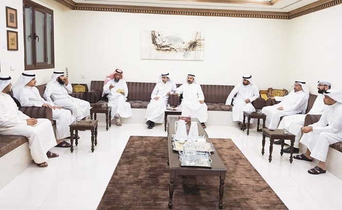 د.علي بن ساير خلال الاجتماع مع اللجان التطوعية بمحافظة مبارك الكبير﻿
