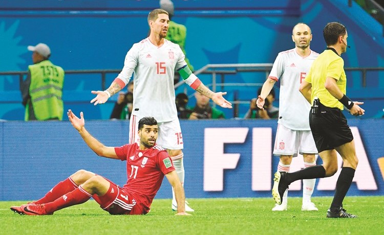 كوستا وكارفاخال ينتقدان «تمثيل» لاعبي إيران
