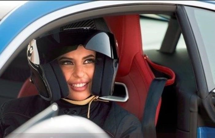 أسيل الحمد..أول سعودية تقود سيارة "فورميلا 1" قبل جائزة فرنسا الكبرى