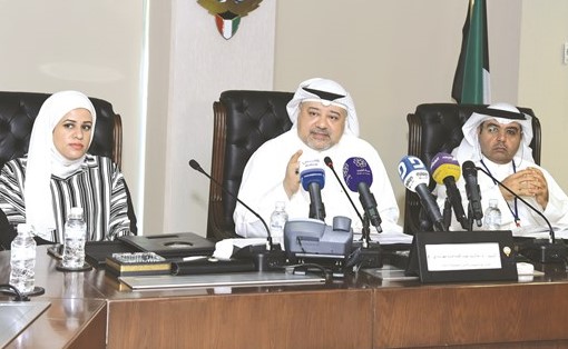 خالد مهدي وبدر الرفاعي ووفاء الضبيان خلال المؤتمر	 (ريليش كومار)﻿