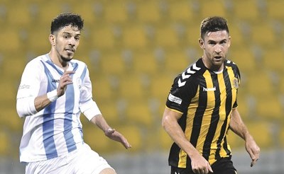 سلطان العنزي خلال لقاء الوكرة وقطر في كأس أمير قطر﻿
