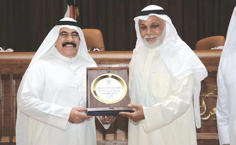 المستشار يوسف المطاوعة مكرما المستشار فيصل خريبط ﻿
