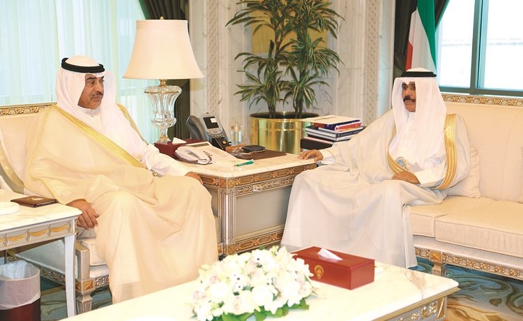 سمو ولي العهد الشيخ نواف الأحمد مستقبلا الشيخ صباح الخالد ﻿