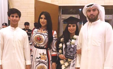 المتفوقة أمثال المسعود مع اخوانها مزيد وأبرار ومطلق المسعود ﻿