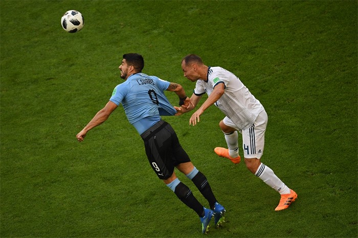 الأوروغواي تتصدر المجموعة الأولى بعد تغلبها على روسيا بثلاثية نظيفة