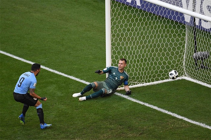 الأوروغواي تتصدر المجموعة الأولى بعد تغلبها على روسيا بثلاثية نظيفة
