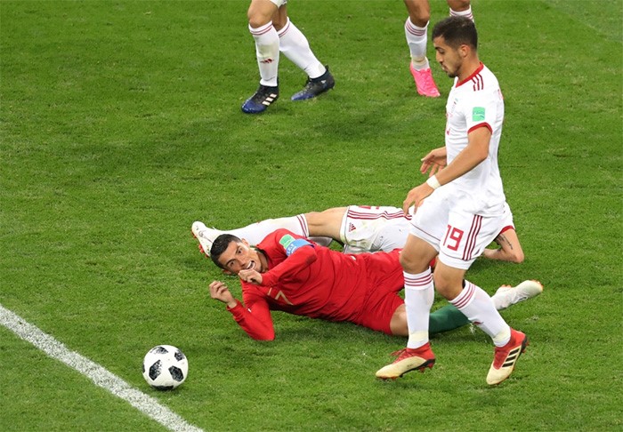 البرتغال يتأهل لدور الـ 16 بعد تعادله الإيجابي مع إيران