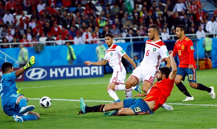إسبانيا تتأهل لدور الـ 16 رغم تعادلها مع المنتخب المغربي