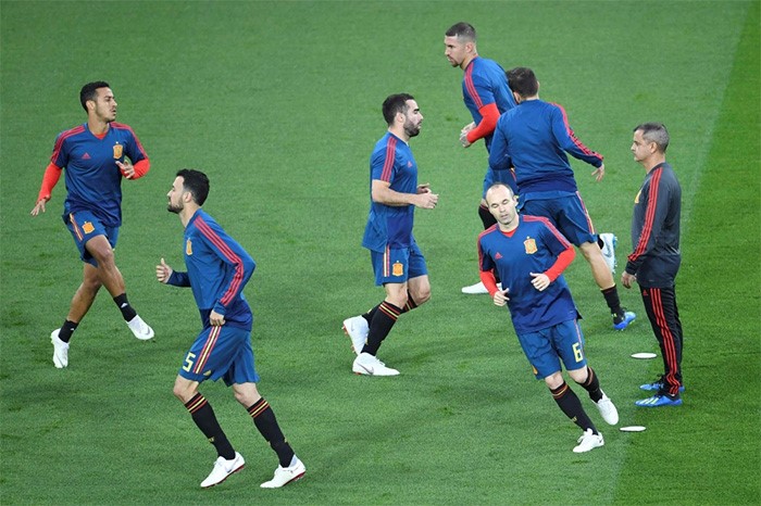 إسبانيا تتأهل لدور الـ 16 رغم تعادلها مع المنتخب المغربي