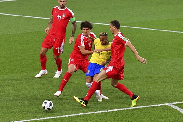 البرازيل تتقدم بهدفين على صربيا