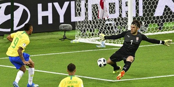 البرازيل تتقدم بهدفين على صربيا