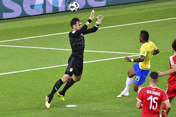 البرازيل تتقدم بهدفين على صربيا