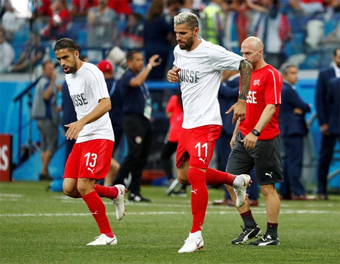 لاعب كوستاريكا برايان رويز ينجح في تسجيل ركلة الجزاء والتعادل مع سويسرا
