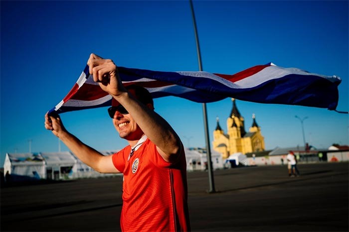 لاعب كوستاريكا برايان رويز ينجح في تسجيل ركلة الجزاء والتعادل مع سويسرا