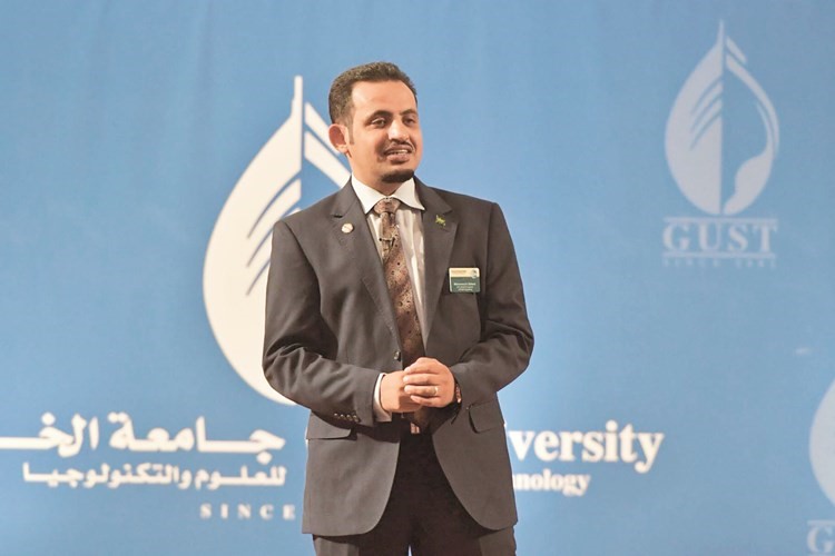 بطل العالم للخطابة 2015 عضو التوستماسترز محمد القحطاني﻿