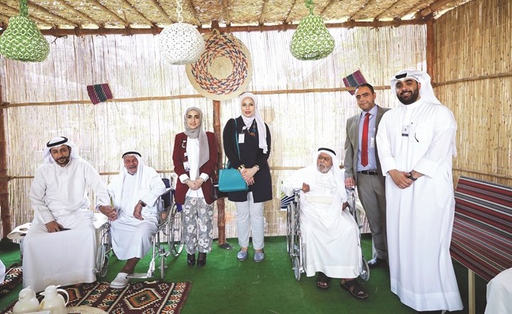 زيارة دور الرعاية﻿