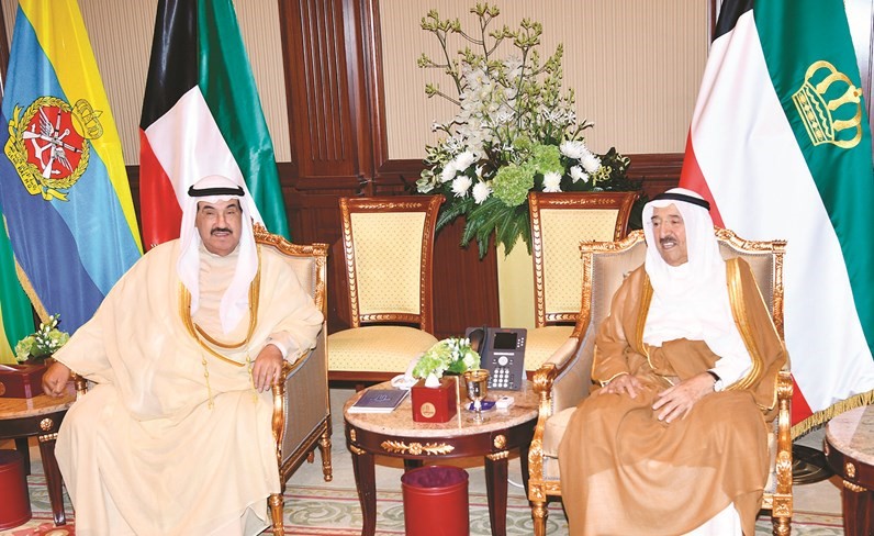 صاحب السمو الأمير الشيخ صباح الأحمد مستقبلا سمو الشيخ ناصر المحمد﻿