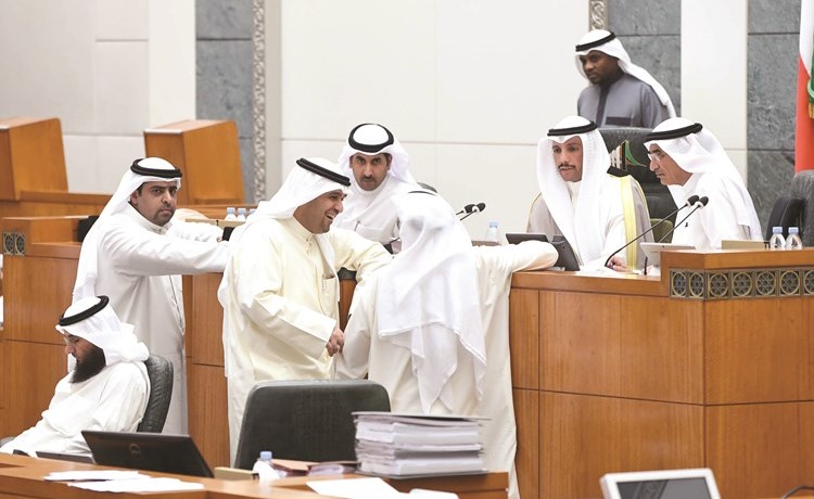 رئيس مجلس الأمة مرزوق الغانم وم. بخيت الرشيدي وفراج العربيد وراكان النصف وأنس الصالح وعدنان عبدالصمد﻿