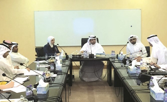 م.حمود العنزي خلال ترؤسه اجتماع لجنة الإصلاح والتطوير ﻿