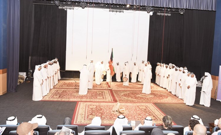 جانب من عرض فرقة الزايد للفنون الشعبية 	(ريليش كومار) ﻿