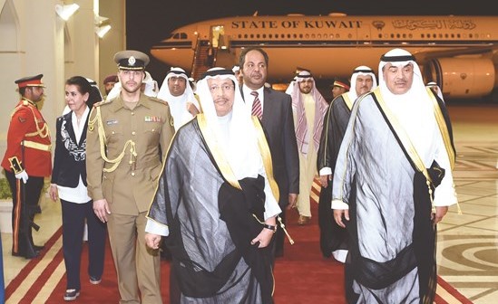 سمو رئيس الوزراء الشيخ جابر المبارك لدى عودته من ألمانيا وفي استقباله الشيخ صباح الخالد﻿