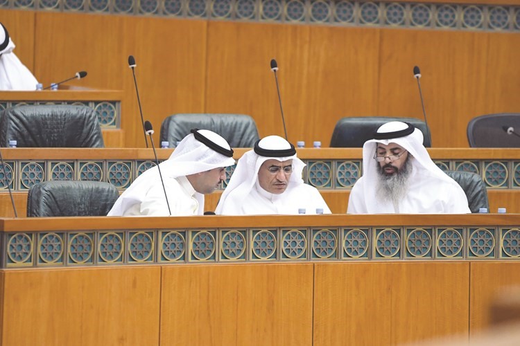 نايف المرداس وم.بخيت الرشيدي وثامر السويط﻿