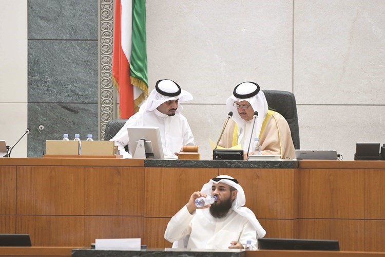 عيسى الكندري وماجد المطيري﻿