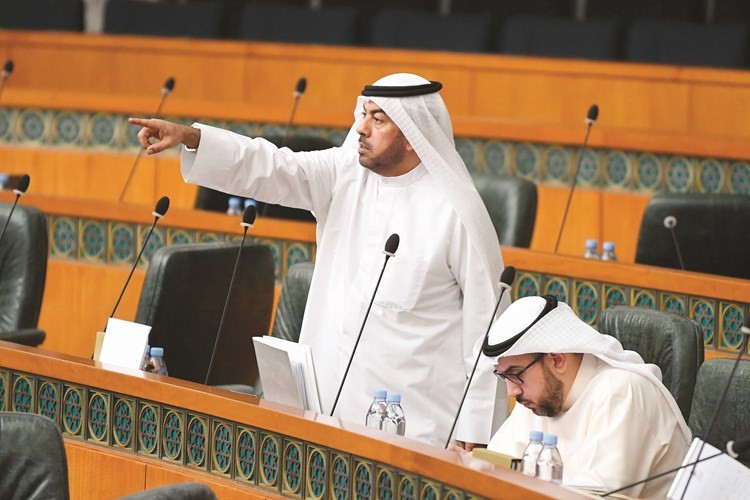 على الدقباسي﻿