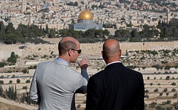 الأمير وليام يزور الأماكن المقدسة في مدينة القدس