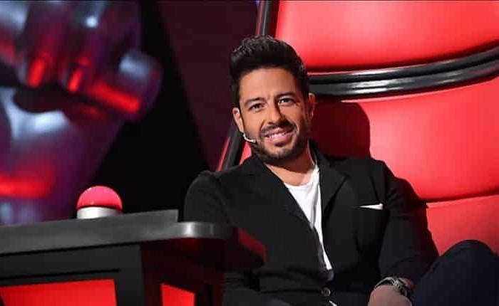 حماقي لم يوفِ بوعده لمتسابقة “ذا فويس”.. وهذا ردّ فعلها