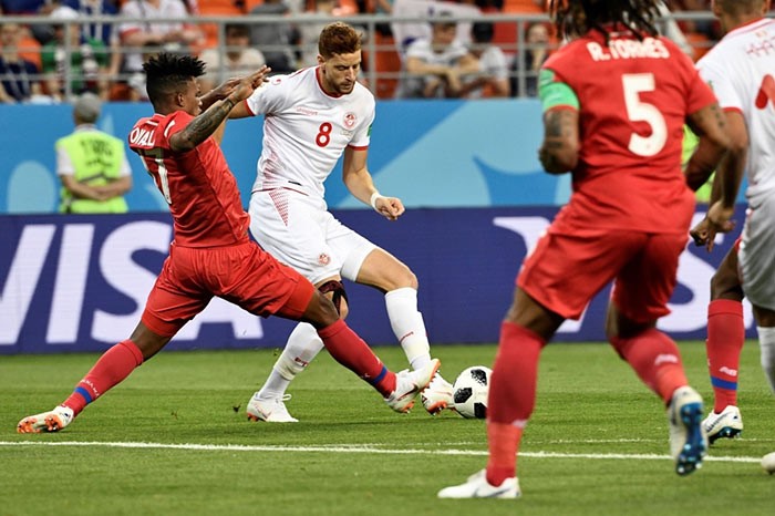 لاعب تونس وهبي خزري يسجل الهدف الثاني في مرمى بنما