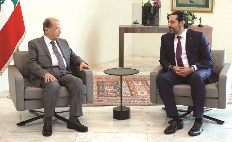 الرئيس العماد ميشال عون مستقبلا الرئيس المكلف سعد الحريري في بعبدا أمس 	(محمود الطويل)﻿